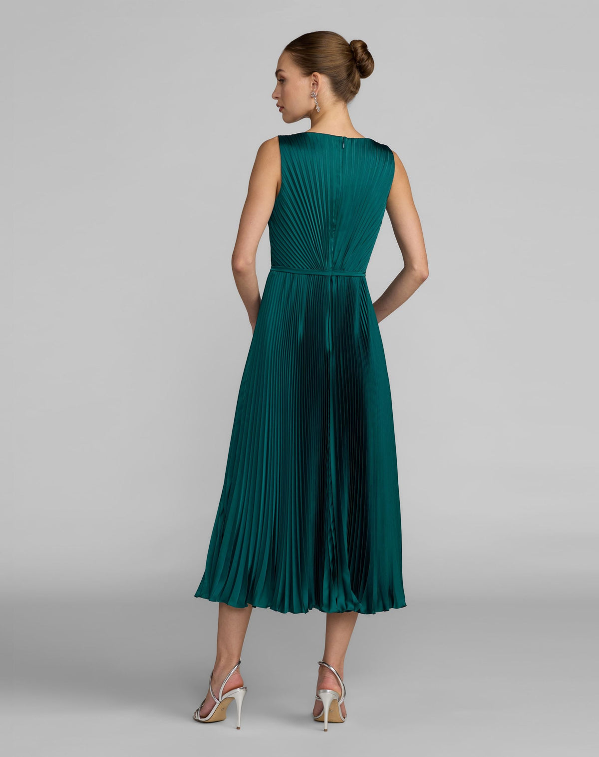Mac Duggal Green Sleeveless High Neck Pleated Midi Dress