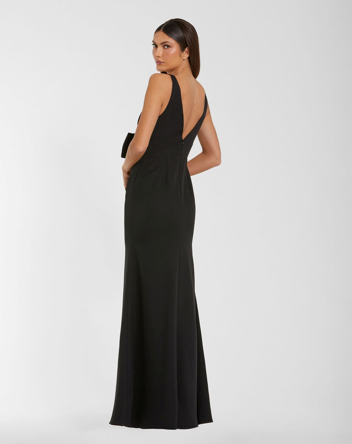 Mac Duggal Black Sleeveless V-Neck Crepe Gown with Bow