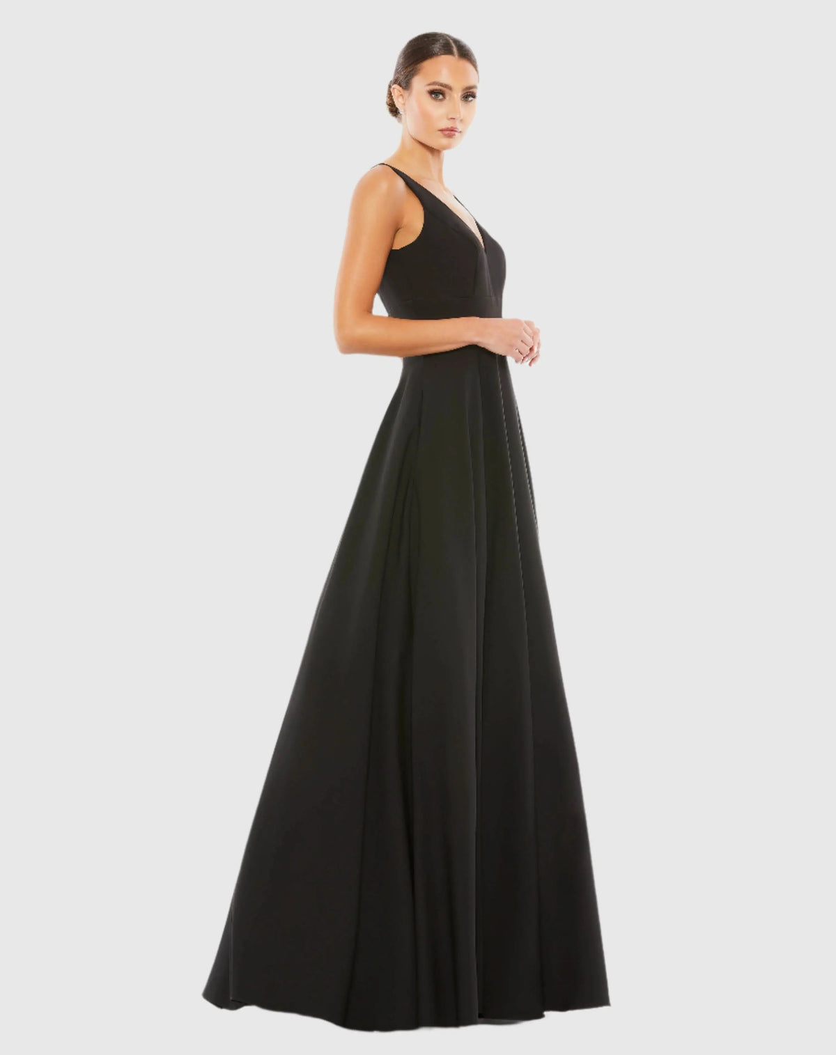 Mac Duggal Black Sleeveless V-Neck Ball Gown With Pockets
