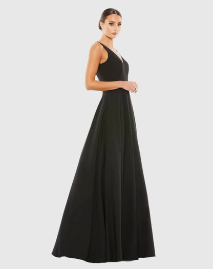 Mac Duggal Black Sleeveless V-Neck Ball Gown With Pockets