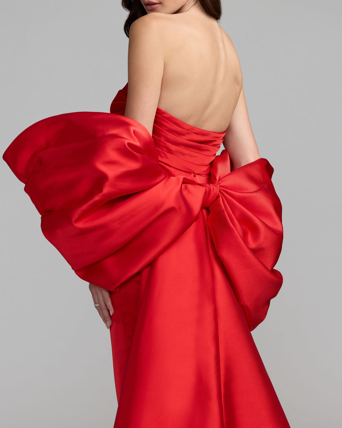 Mac Duggal Red Satin Column Gown With Oversized Bow