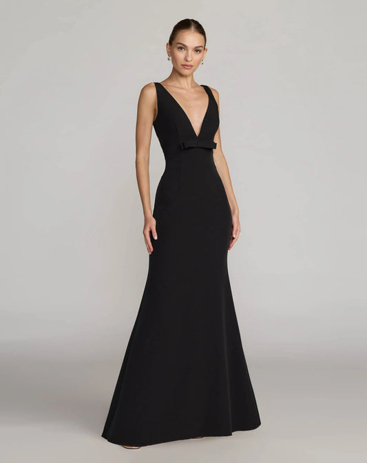 Mac Duggal Black Crepe V-Neck Mermaid Gown With Bow