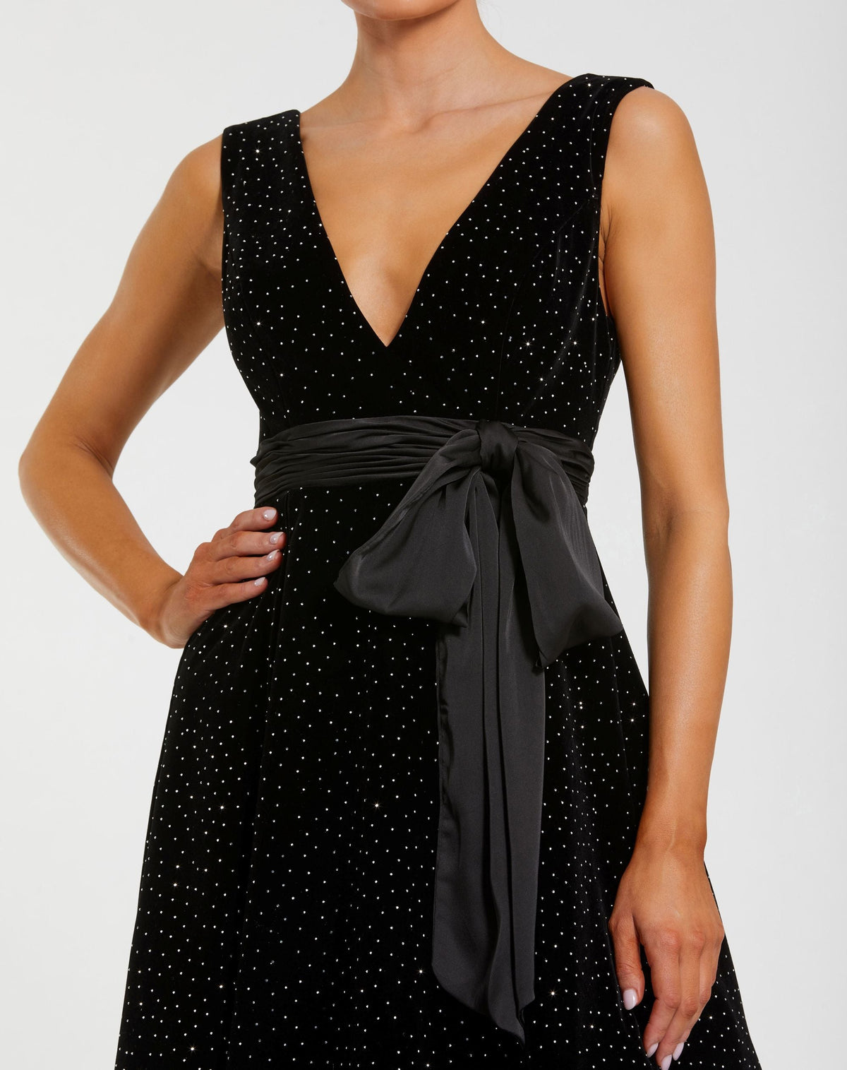Mac Duggal Black Embellished Velvet Midi Dress With Bow