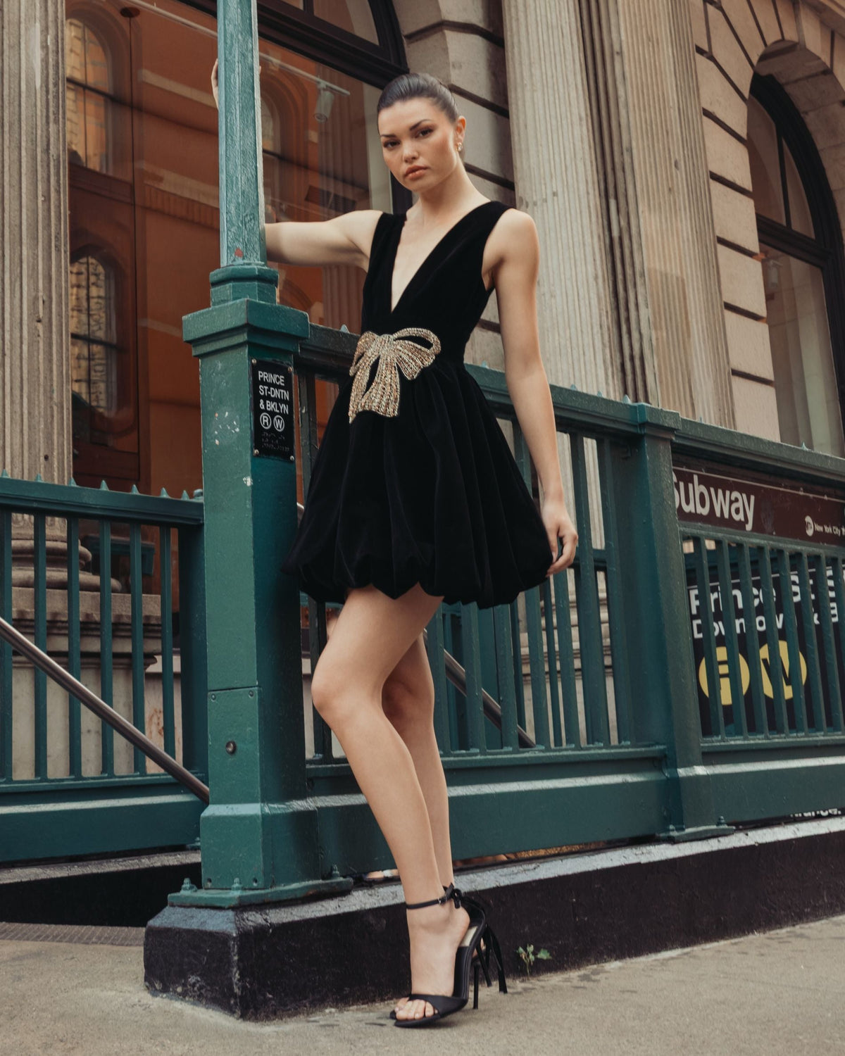 Mac Duggal Black Sleeveless Bubble Skirt Velvet Mini Dress With Bow