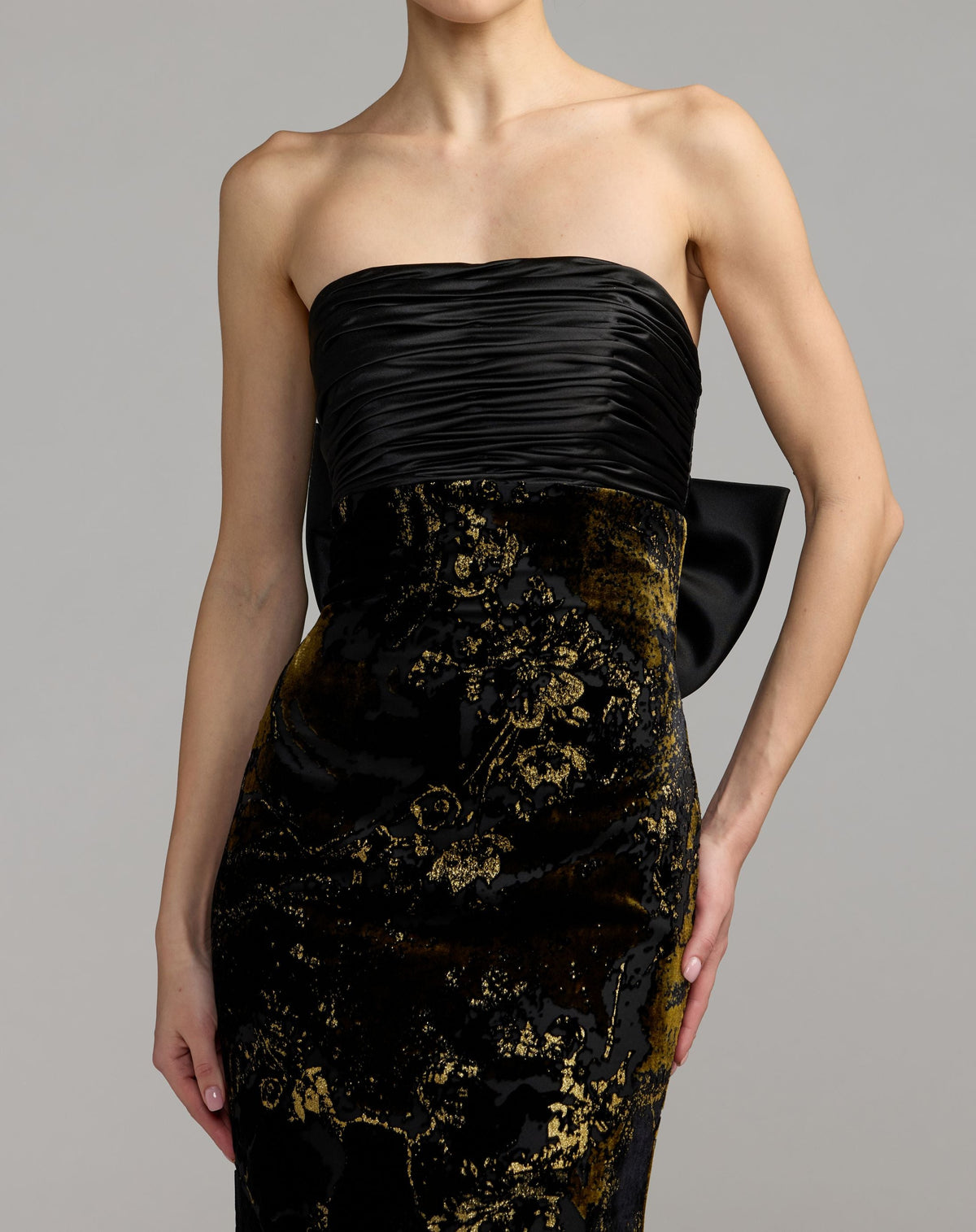 Mac Duggal Black Satin And Velvet Strapless Gown With Bow