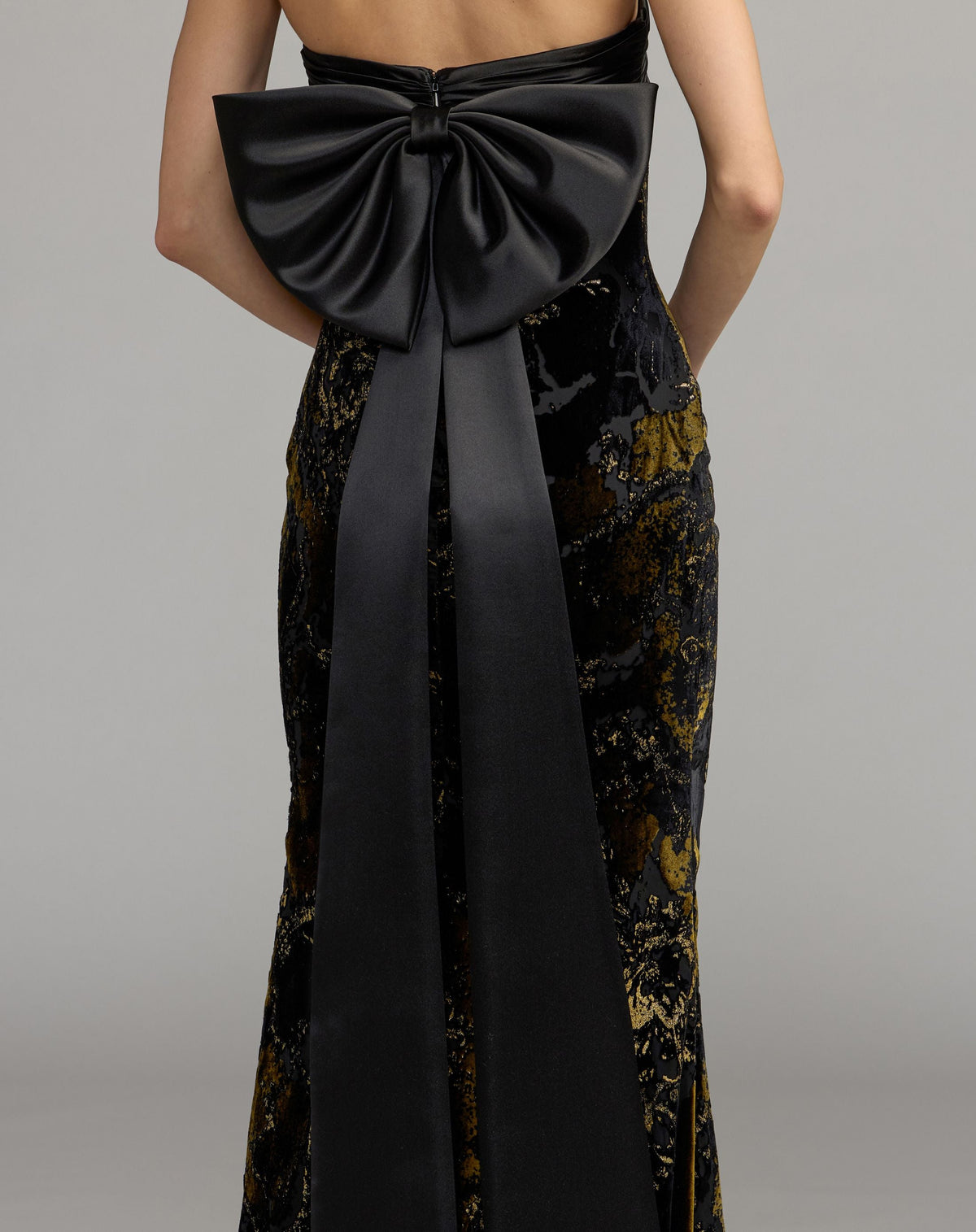 Mac Duggal Black Satin And Velvet Strapless Gown With Bow