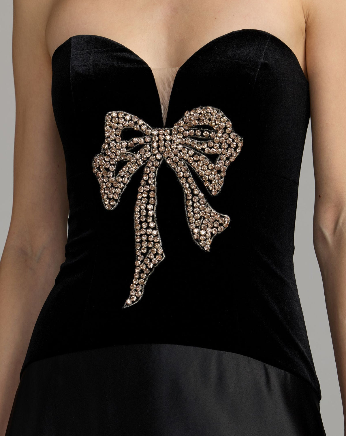Mac Duggal Black Strapless Velvet Gown With Bow Detail