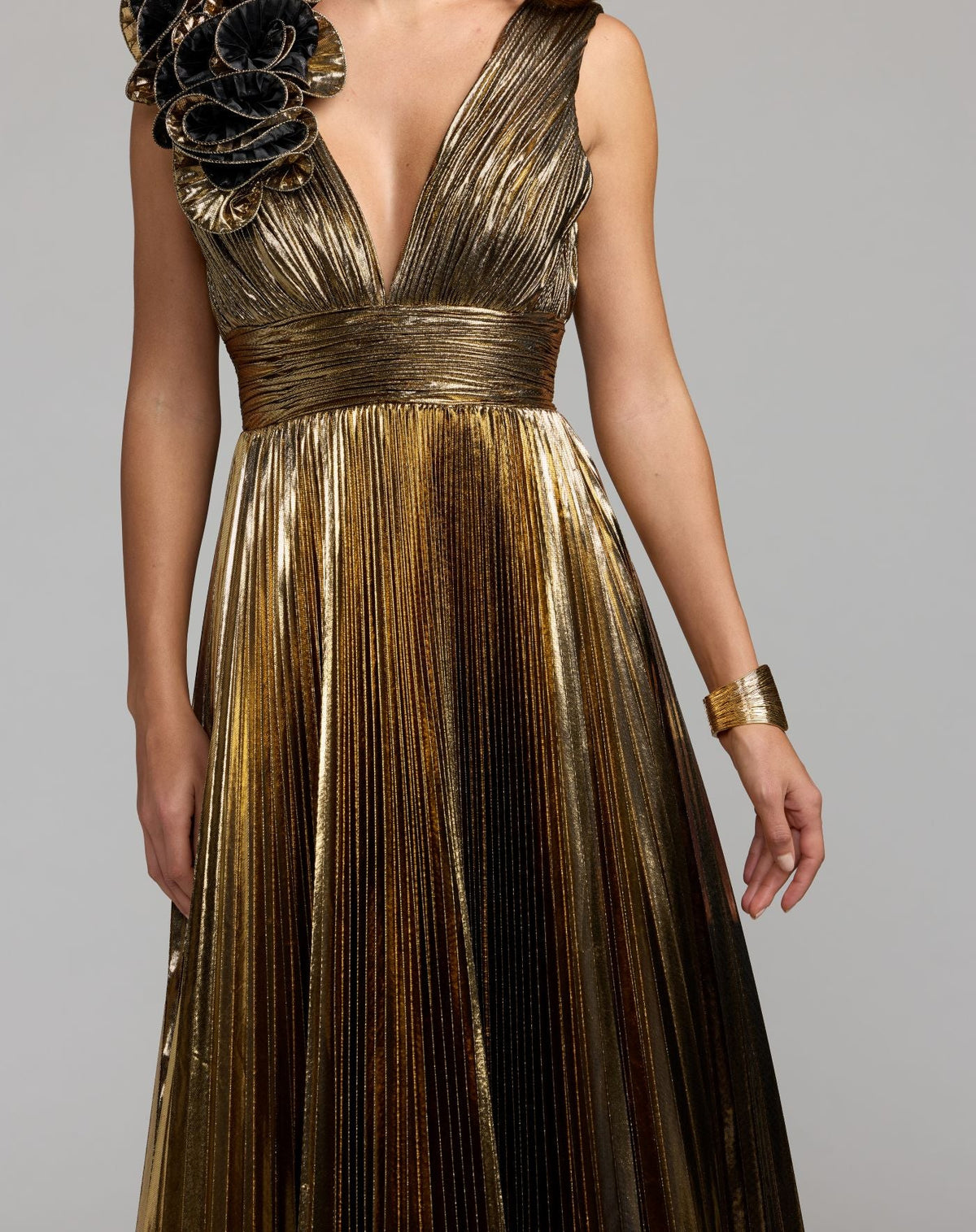 Mac Duggal Gold Sleeveless Metallic V-Neck Gown With Ruffle Detail