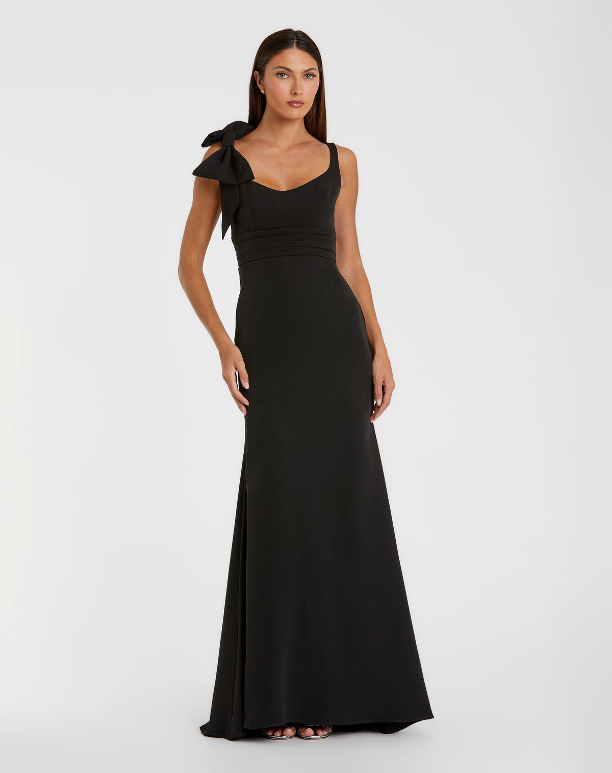 Mac Duggal Petite Black Scoop Neck Trumpet Gown With Bow