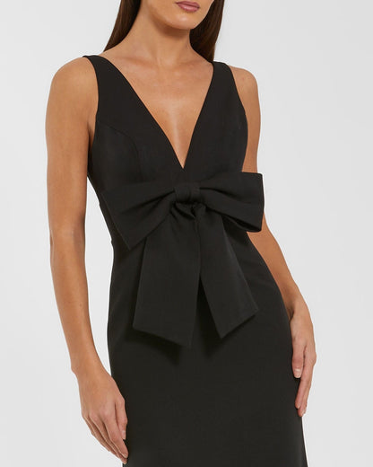 Mac Duggal Black Sleeveless V-Neck Crepe Gown with Bow