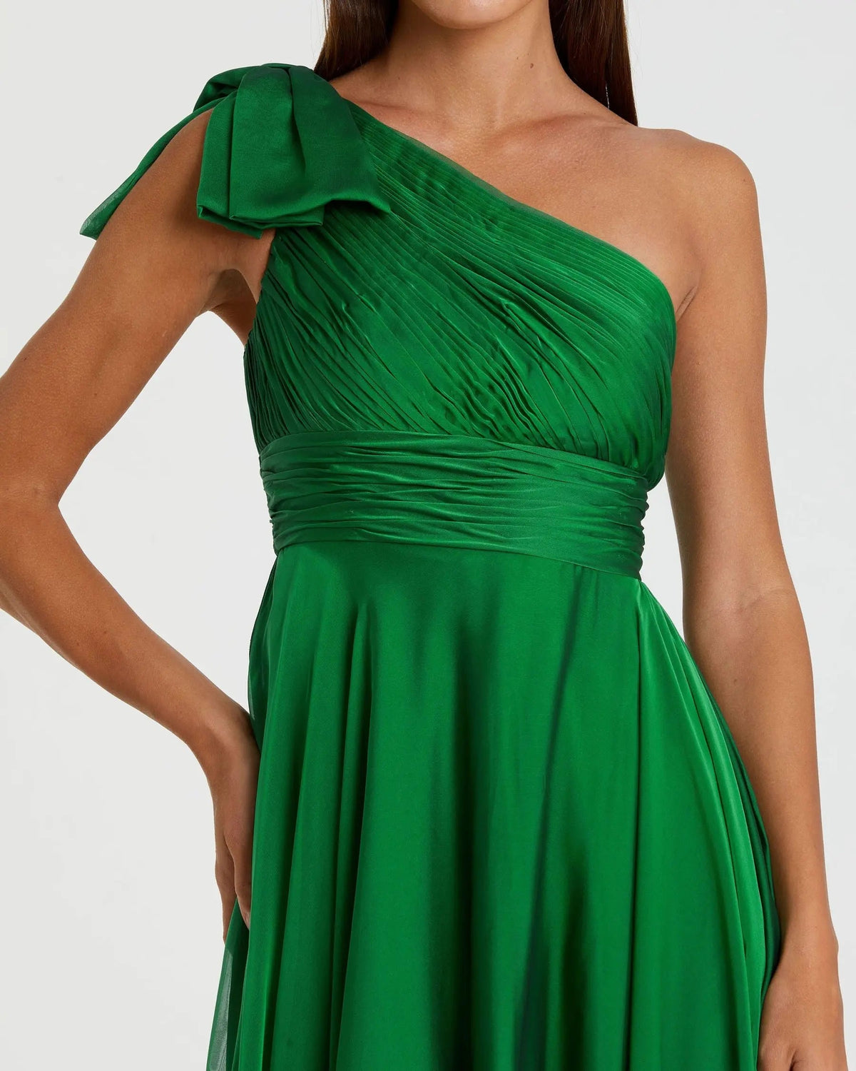 Mac Duggal Petite Green Sleeveless One Shoulder Pleated Gown