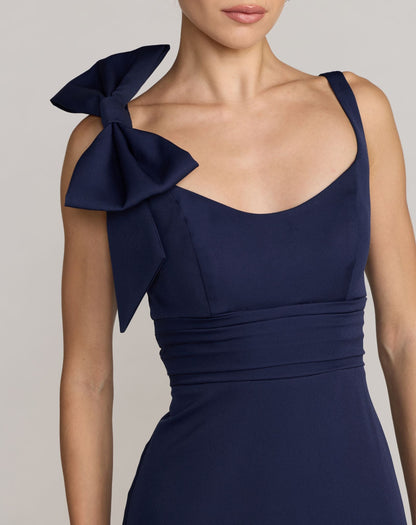Mac Duggal Petite Navy Scoop Neck Trumpet Gown with Bow