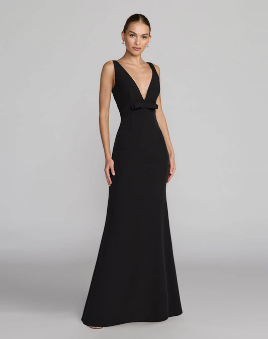 Mac Duggal Petite Black Crepe V-Neck Mermaid Gown With Bow