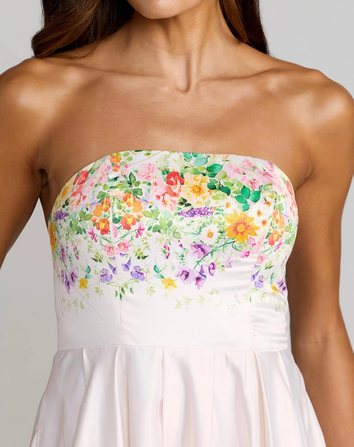 Mac Duggal White Floral Print Strapless Satin A Line Gown With Pockets