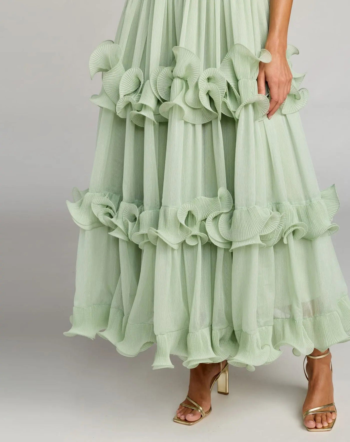 Mac Duggal Green Sleeveless Chiffon Halter Neck Ruffle Midi Dress